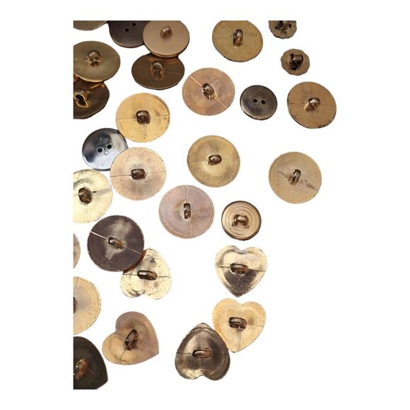 Vintage Buttons Lot of 88 goldtone silvertone bronze various shapes sizes NICE - Picture 12 of 12